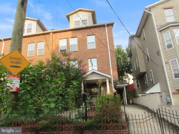 223 56th Pl NE, Washington, DC 20019