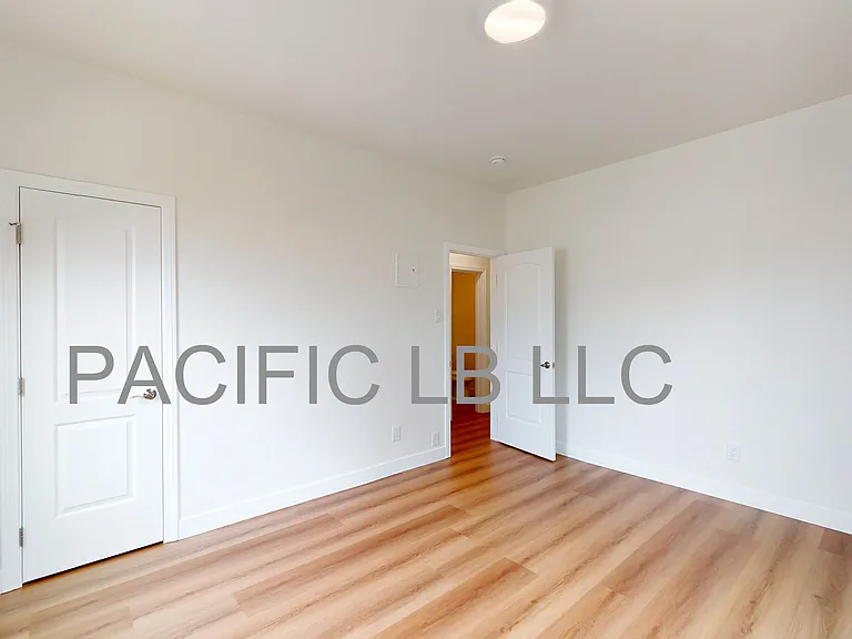 Pacific Ave — Photo 8