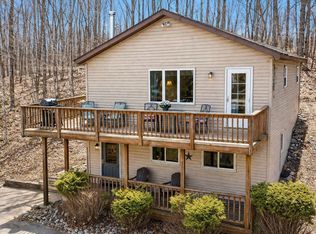 W16468 S Hilbert Dr, Armstrong Creek, WI 54103