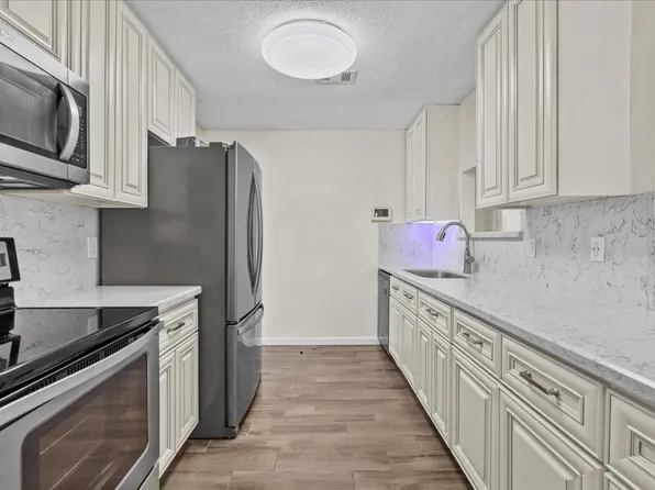 3705 Misty Cove Ct #3705, Dickinson, TX 77539