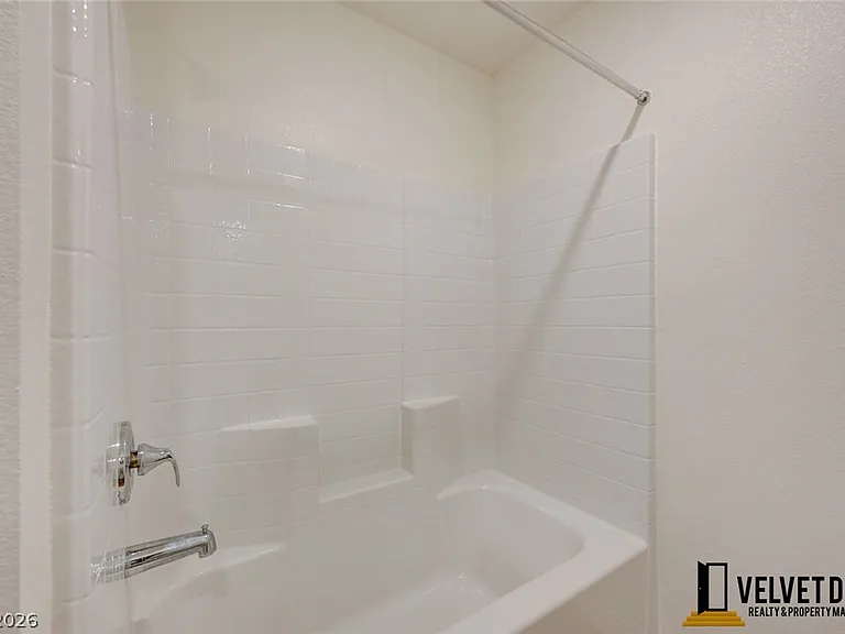 2725 Luzzi Walk — Photo 24