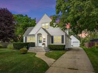 2108 Langley Ave, Saint Joseph, MI 49085