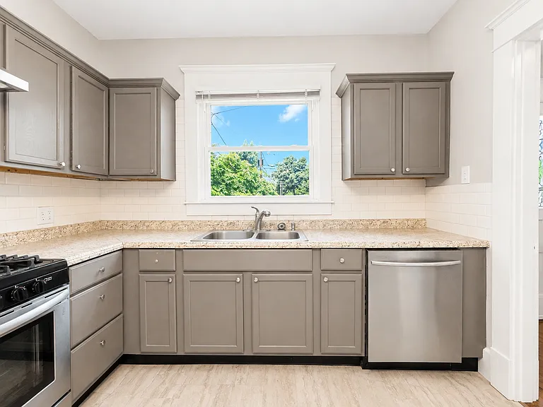 120 N 21st St #124 — Photo 4