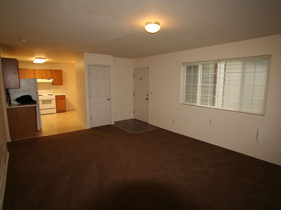 1st image of 809 Mantle Dr #A-d