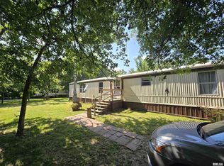 4616 E Mozart Rd, Woodlawn, IL 62898