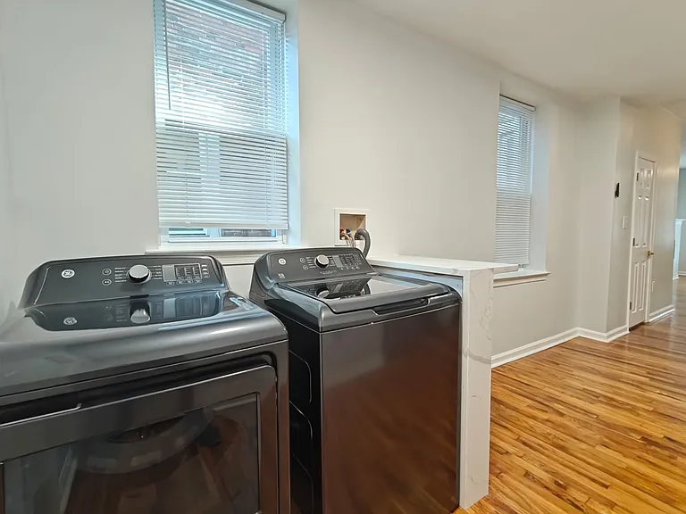 273 S Cecil St — Photo 3