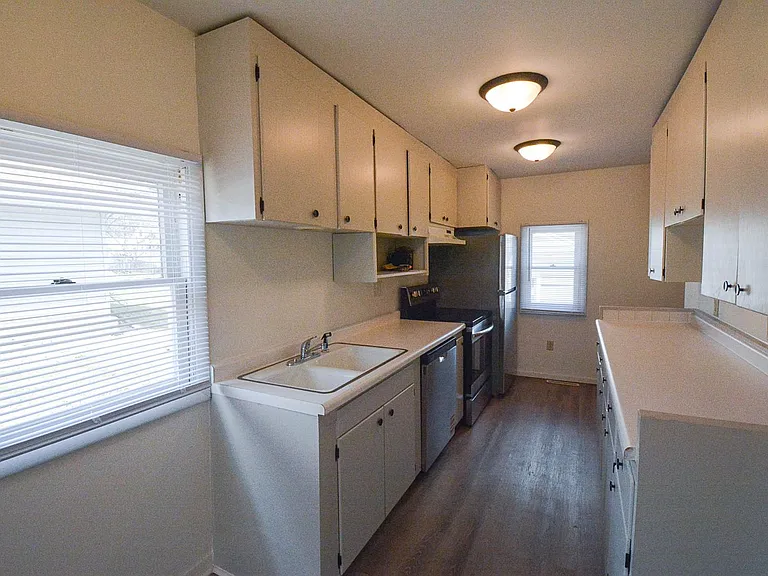 1909 5th St SW — Photo 5
