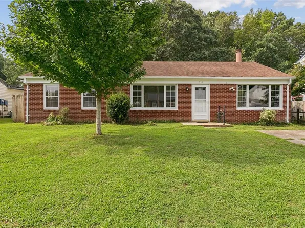 934 Red Oak Cir, Newport News, VA 23608