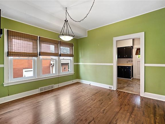 5th image of 54 Amherst Ave