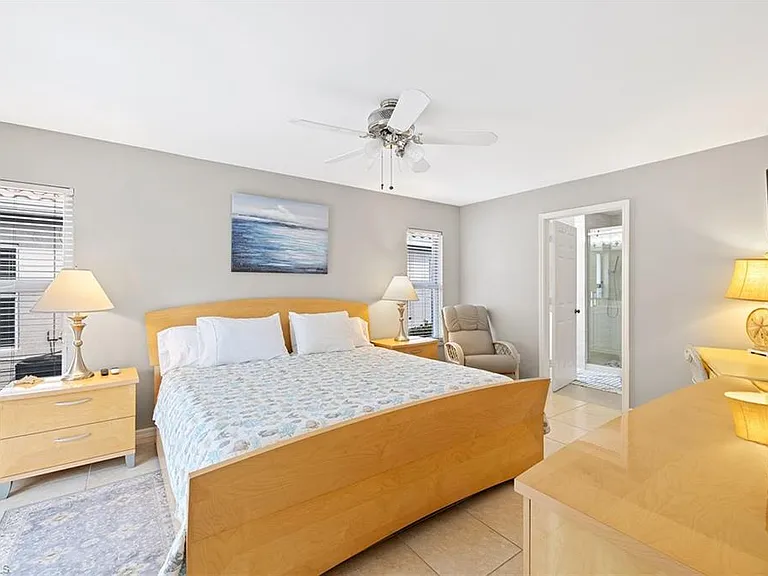 690 Amber Dr — Photo 12
