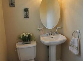 693 Columbus Cir, Perth Amboy, NJ 08861