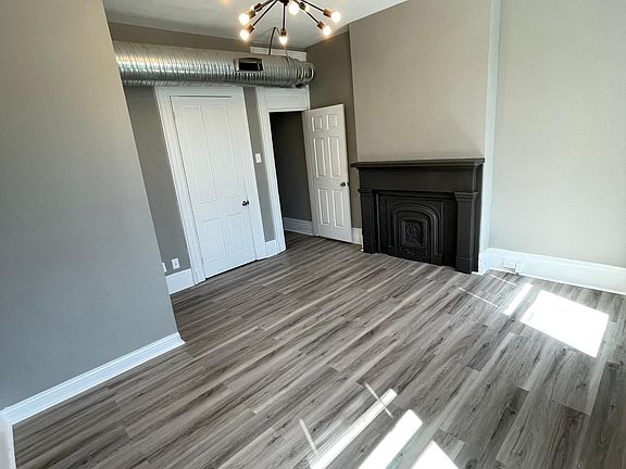 3rd image of 462 Dayton St #1