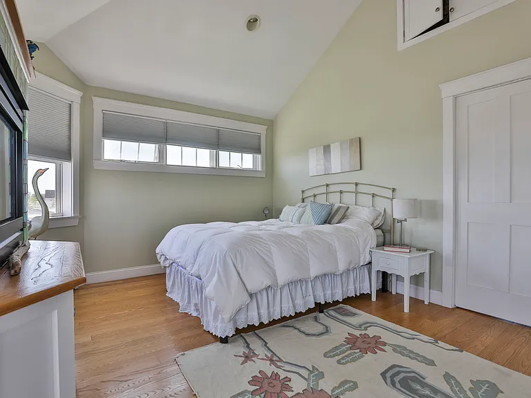 246 Northern Blvd — Photo 16