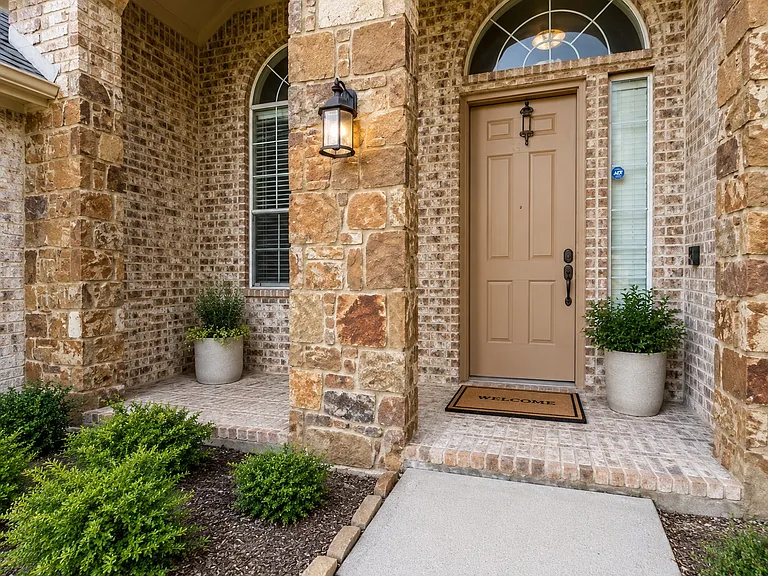 1815 Lake Glen Trl — Photo 2