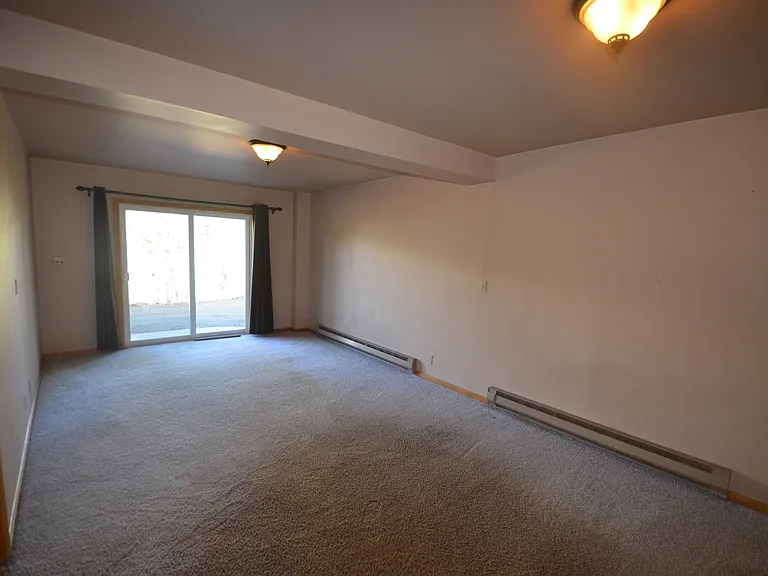 347 Huron Rd #450 — Photo 11