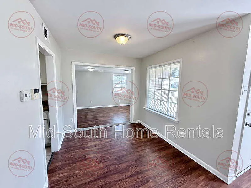 3 bed, 1.5 bath, 1394 sqft, $1,350 — Photo 4