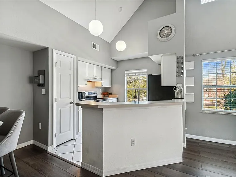 10462 White Lake Ct — Photo 4