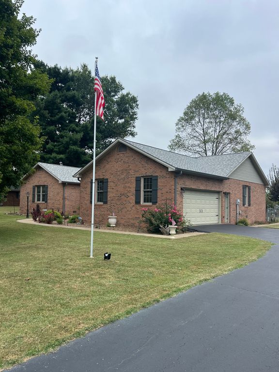 134 Jacklin Dr - Property Image