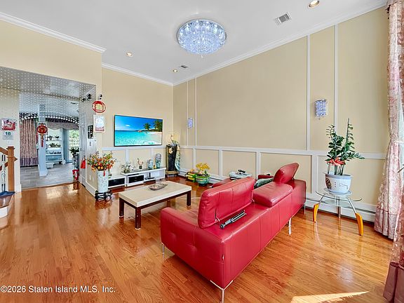 5th image of 25 Bogota St