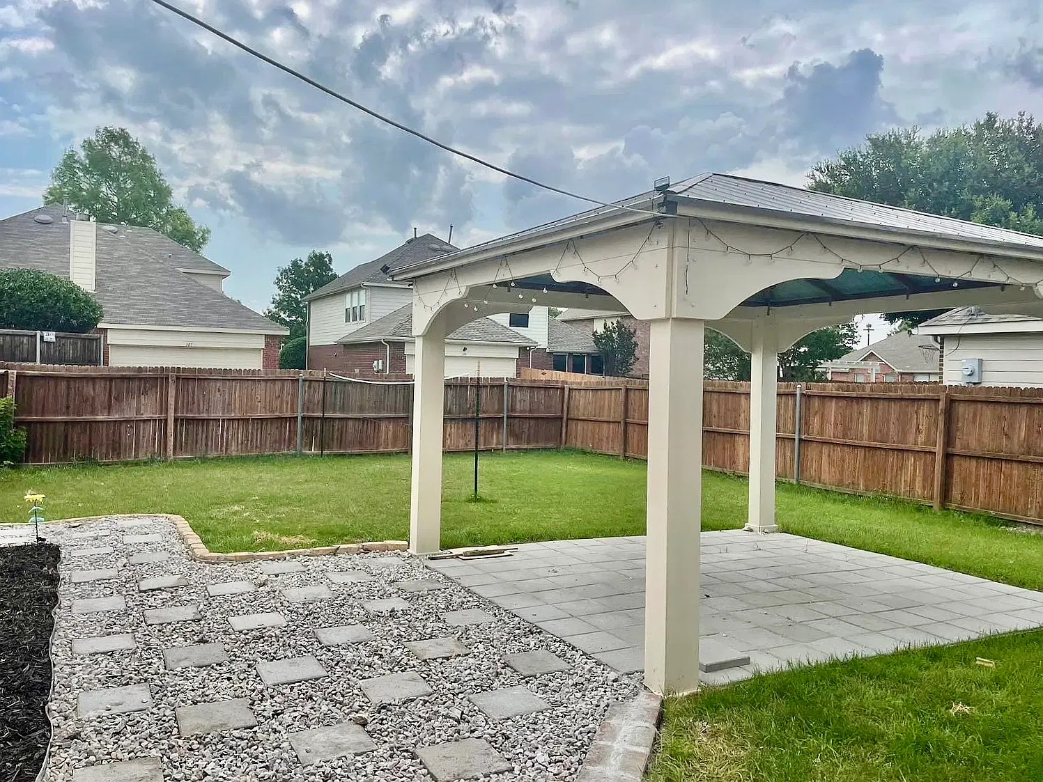 4 bed, 2.5 bath, 3007 sqft, $2,950 — Photo 2