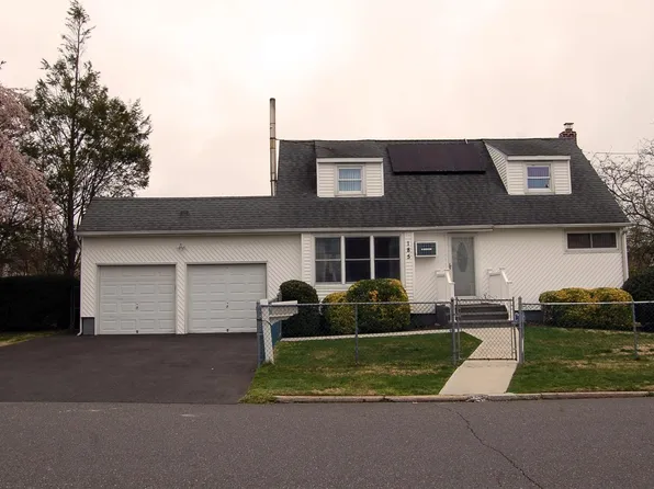 185 Lincoln Avenue, Brentwood, NY 11717