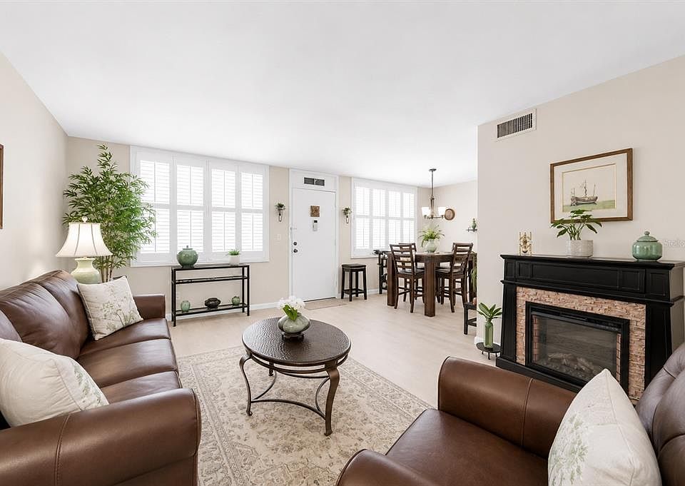1st image of 4720 LOCUST STREET NE #206