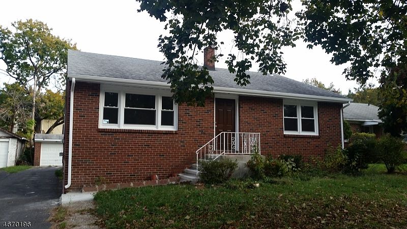 1st image of 33 Warwick St