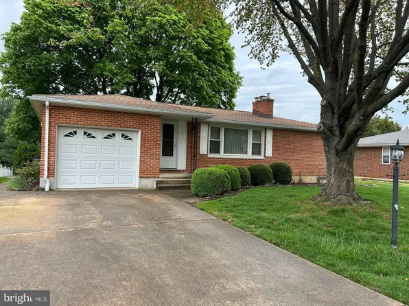 201 Haybrook Dr, York, PA 17406