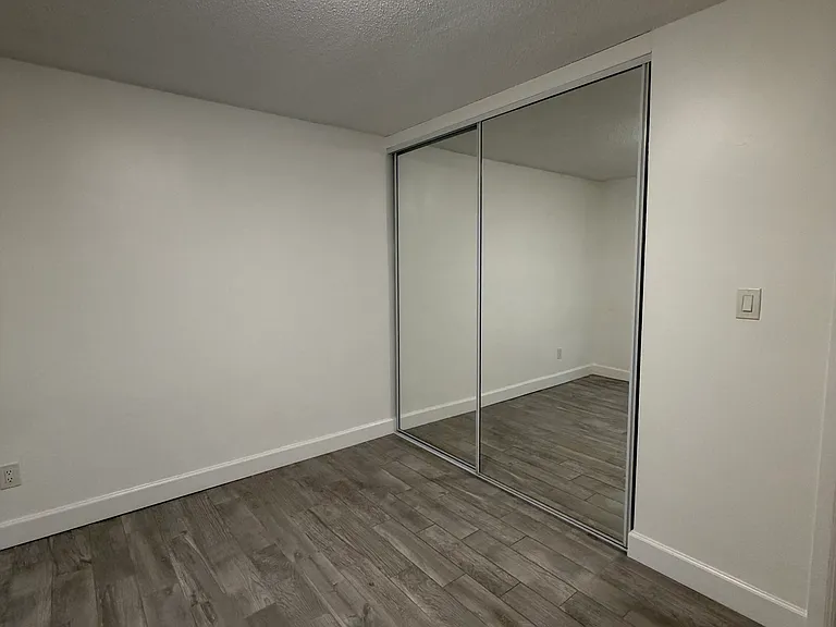 917 Georgia St — Photo 3