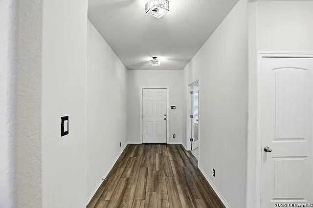 5 bed, 3.5 bath, 3052 sqft, $2,500 — Photo 3
