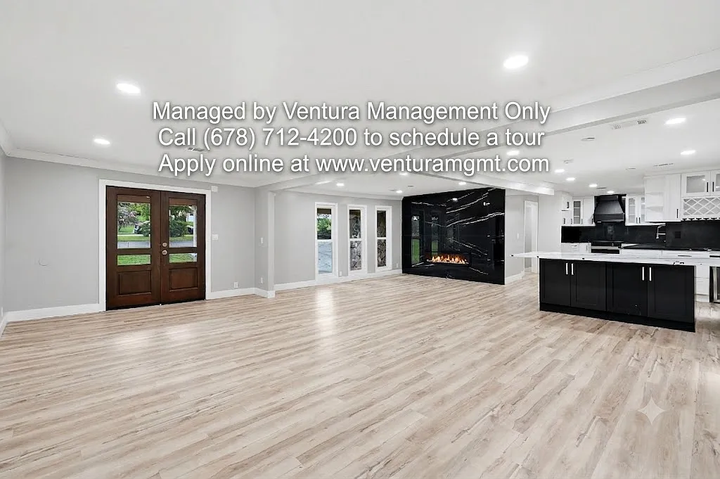6 bed, 4272 sqft, $4,900 — Photo 3