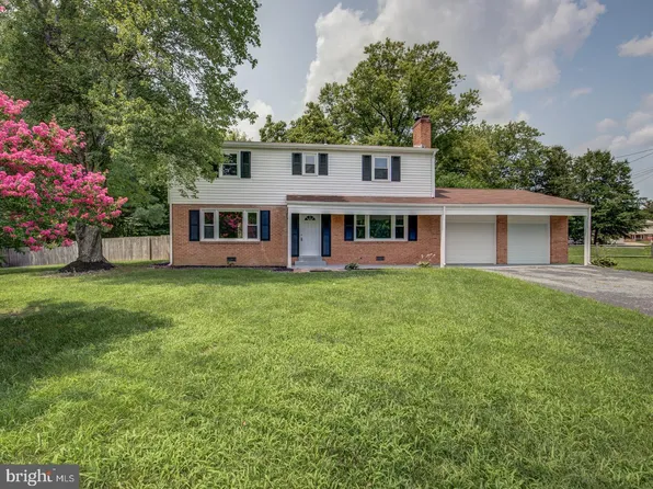 12730 Country Ln, Waldorf, MD 20601