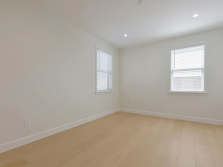 332 Pine Ave — Photo 25
