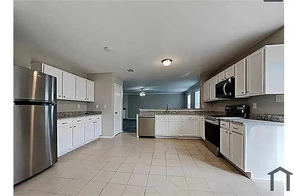 Building Photo - 8729 Polo Dr