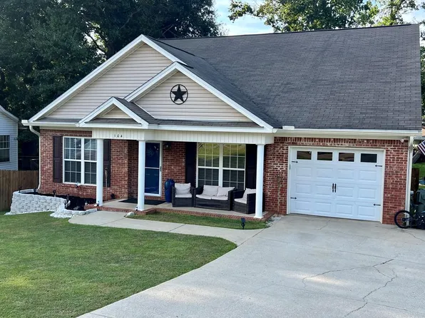 104 Bougainvillea Cir, Dothan, AL 36301