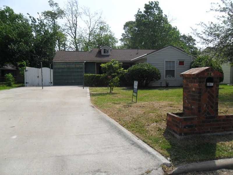 1st image of 5917 Harbrook Dr