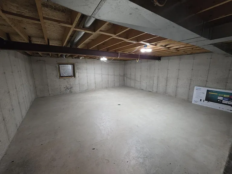 11934 Goodview Ave — Photo 15