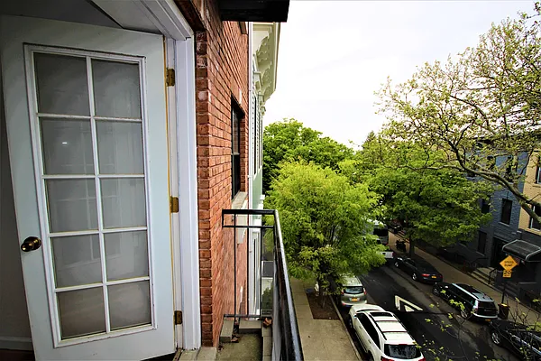 Rented by Rental Solutions Inc | media 15