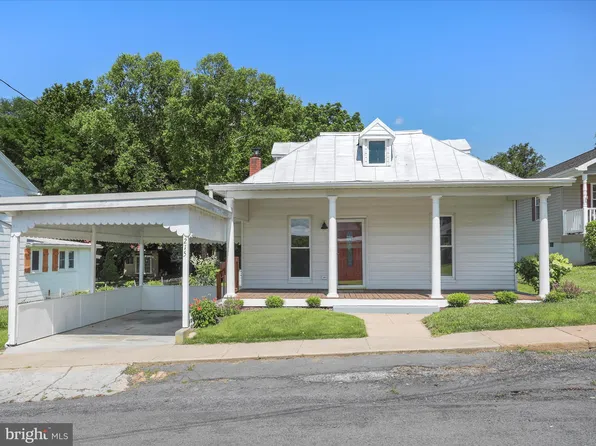 215 Shenandoah Ave, Edinburg, VA 22824