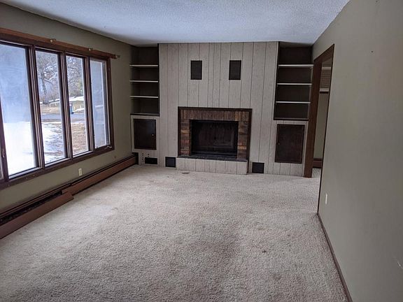 4th image of 43111 John Adams Dr