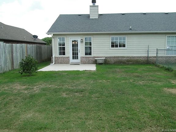 2nd image of 910 Regatta Ln