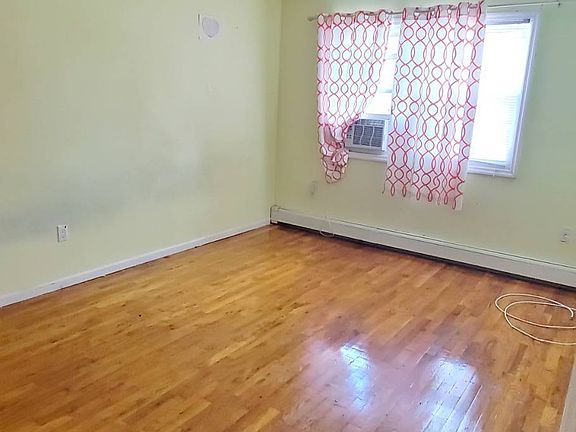 5th image of 31 Coolidge St Floor 1
