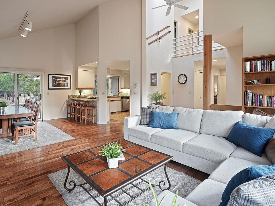 1st image of 57666 Cottonwood Ln #9