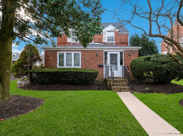 844 Burmont Rd, Drexel Hill, PA 19026