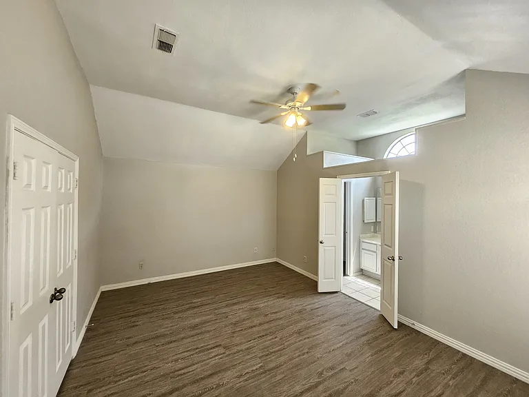 4735 Hollow Tree Dr — Photo 14