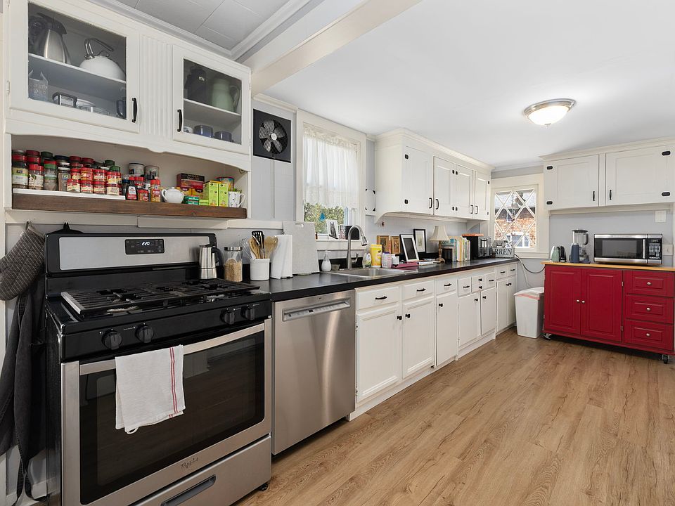 1st image of 826 Main St #1A