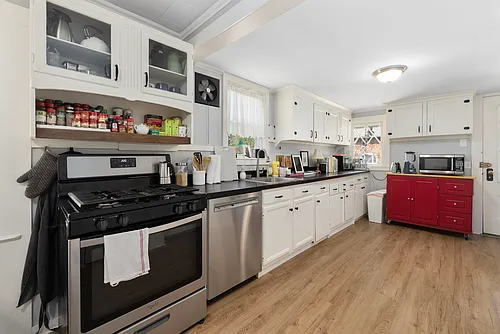 826 Main St #1A Photo 1