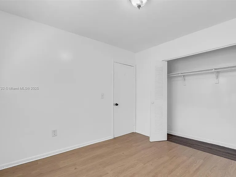 2809 SW 23rd Ter #2807 — Photo 7