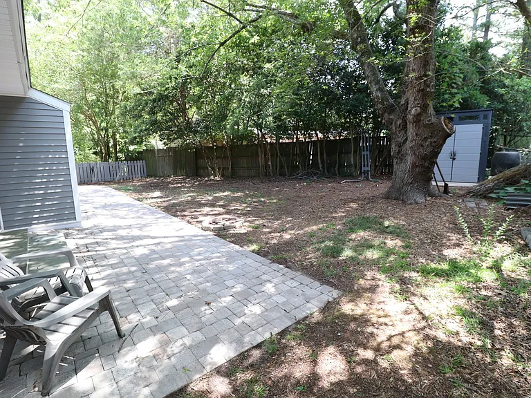 1009 Dogwood Ln — Photo 40