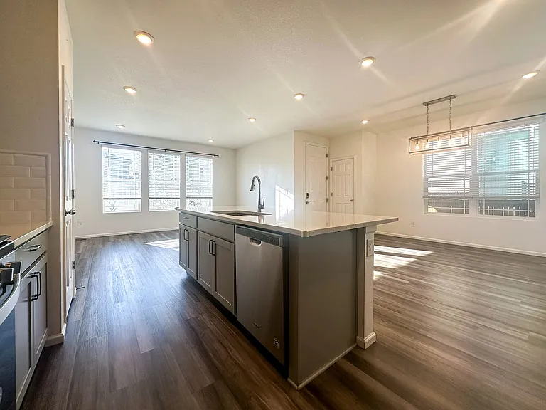 17430 Pacific Peak Cir — Photo 13
